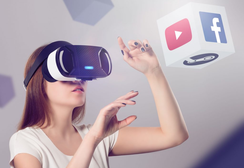 facebook and youtube virtual reality VR