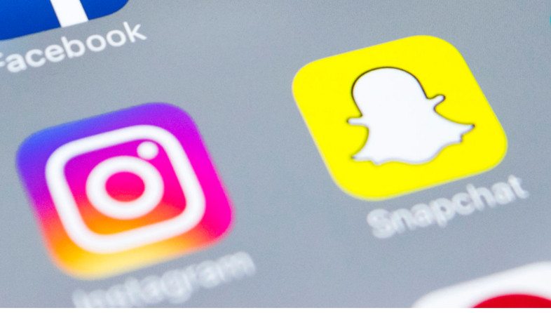 Instagram and snapchat apps applications